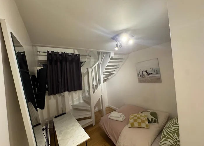 Cozy Rooms Near Central London
